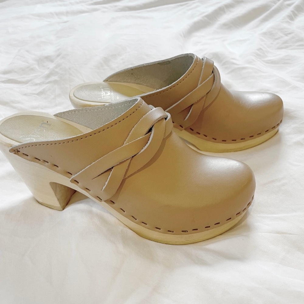 Sven Clogs in “camel” smooth leather. Sven makes No. 6 clogs. Worn a few times.
